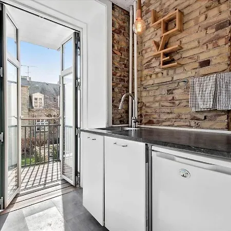 Full - 4 Min To Downtown