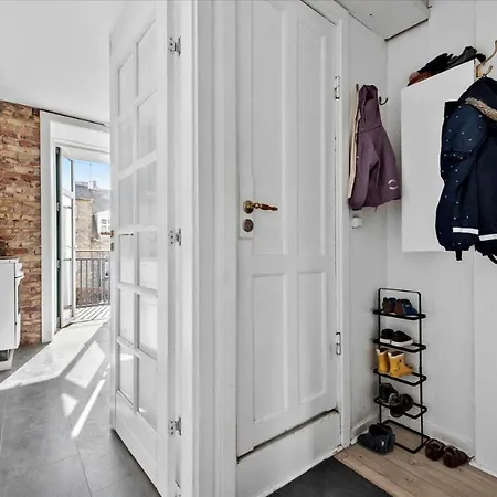 Full - 4 Min To Downtown